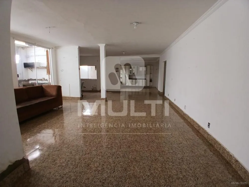 Casa, 3 quartos, 221 m² - Foto 2
