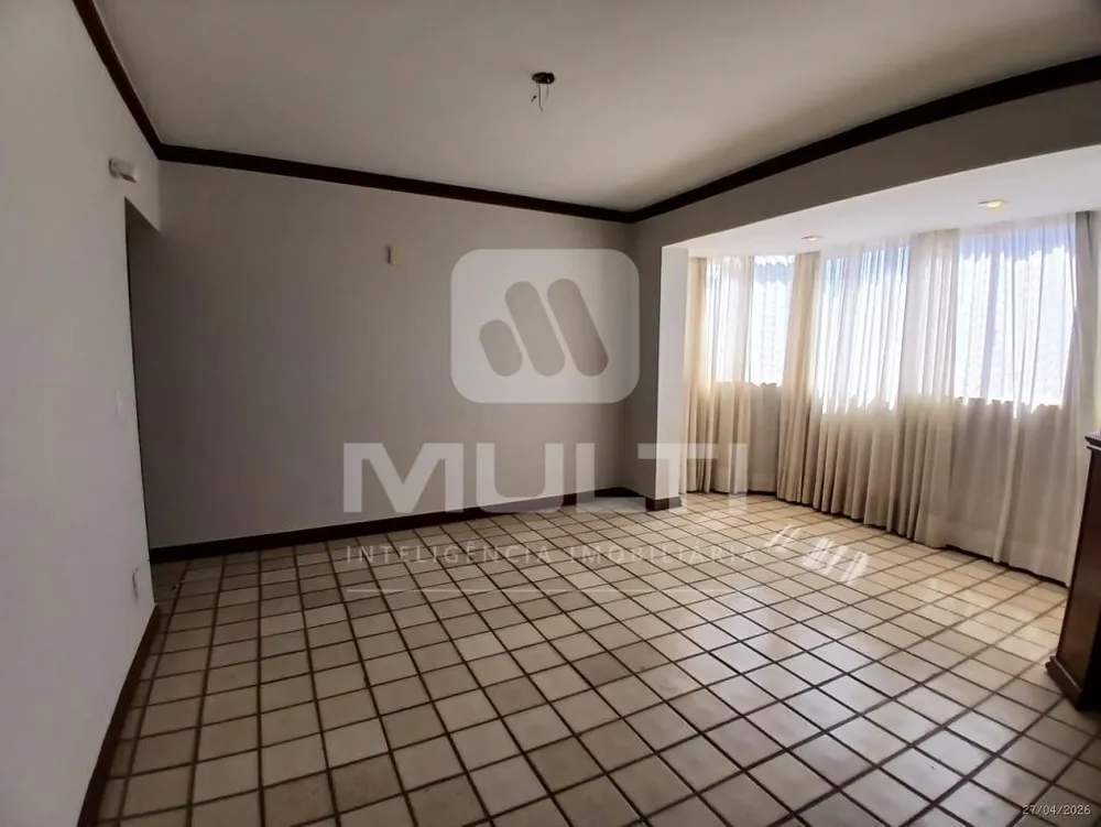 Apartamento, 3 quartos, 227 m² - Foto 1