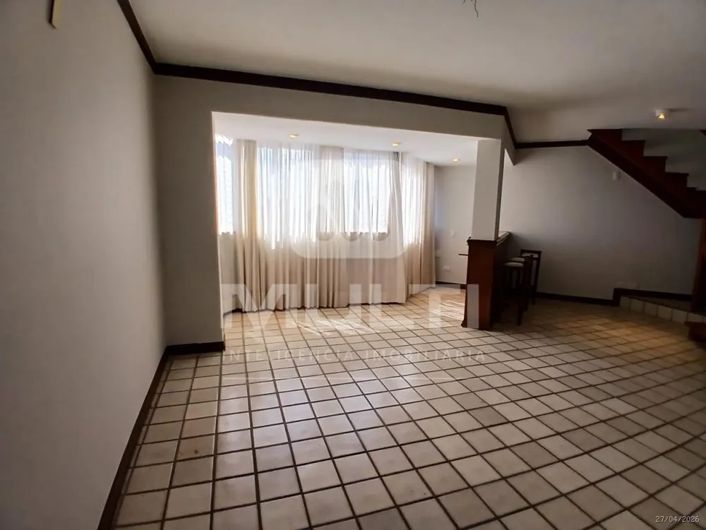 Apartamento, 3 quartos, 227 m² - Foto 2