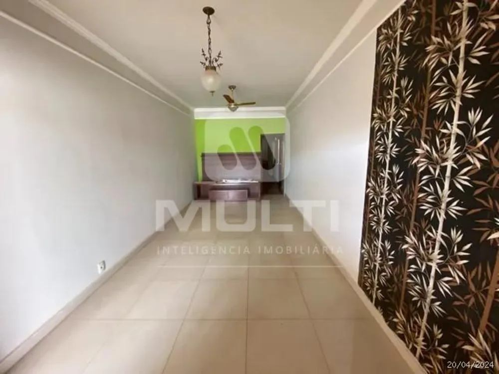 Casa, 3 quartos, 234 m² - Foto 1