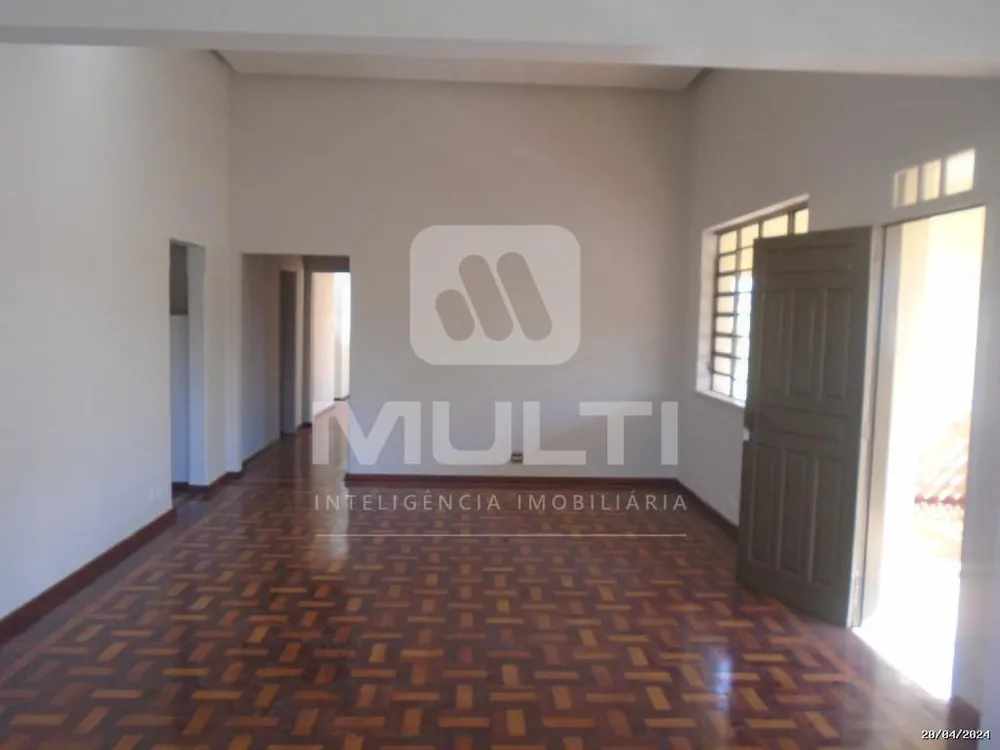 Casa, 3 quartos, 225 m² - Foto 4
