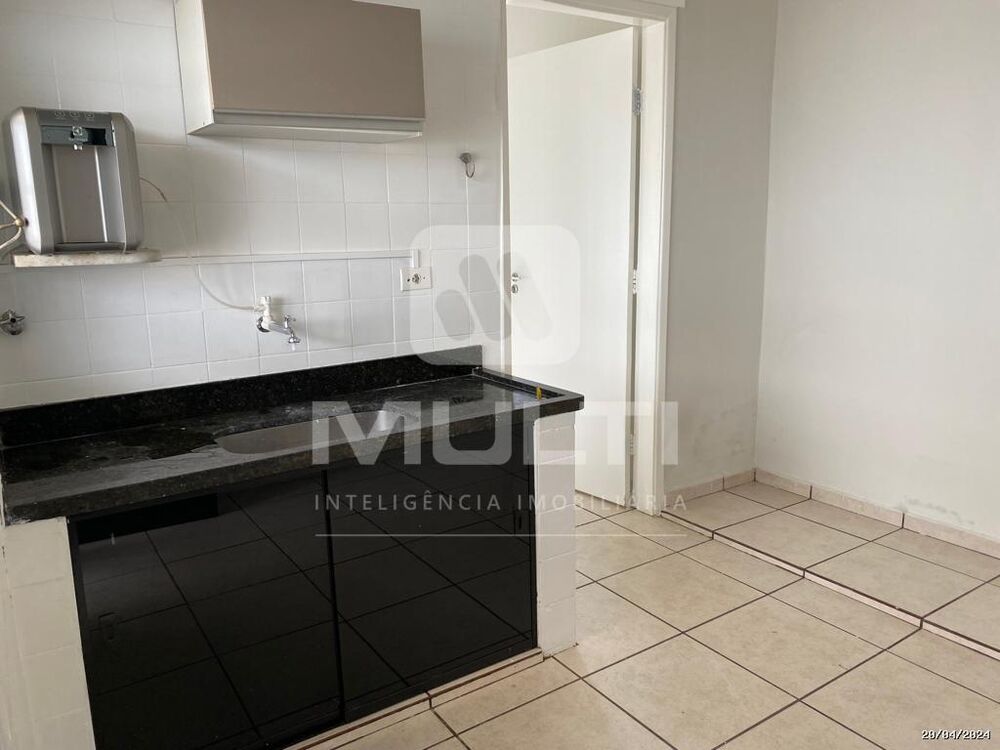 Casa à venda com 2 quartos, 90m² - Foto 10