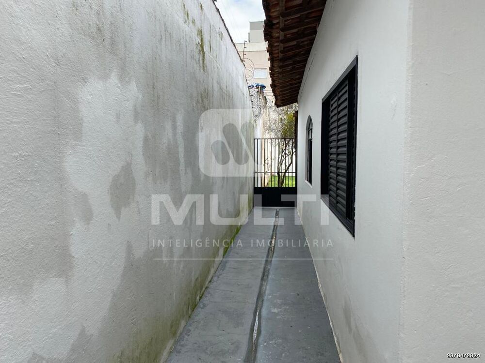 Casa à venda com 2 quartos, 90m² - Foto 12