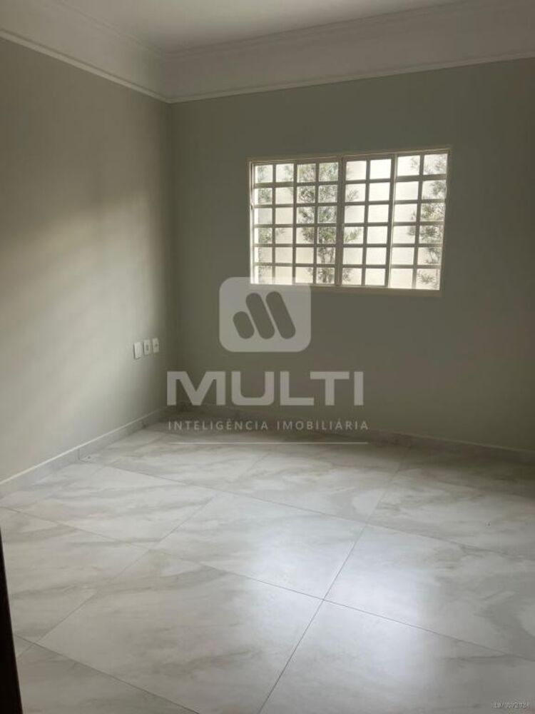Casa, 3 quartos, 250 m² - Foto 8