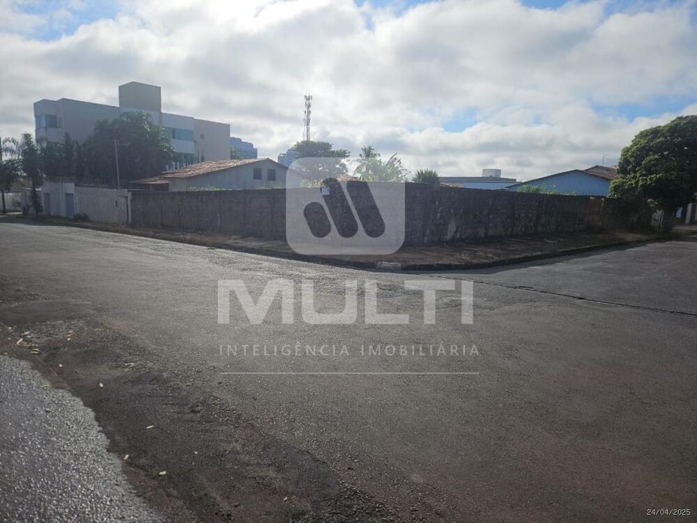 Loteamento e Condomínio - Foto 1