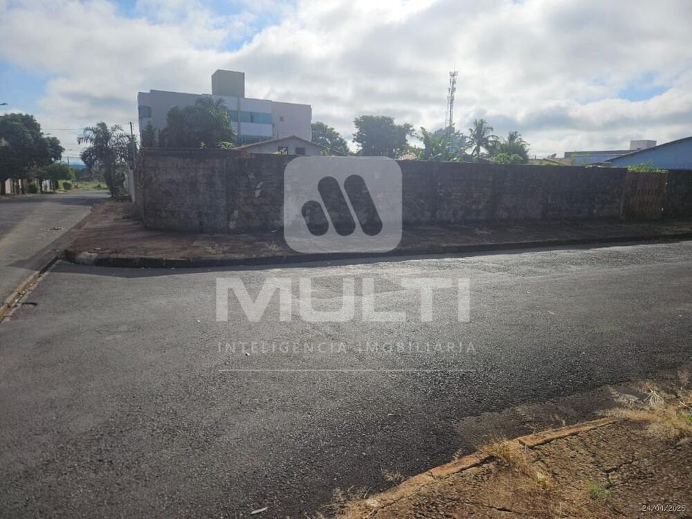 Loteamento e Condomínio - Foto 2