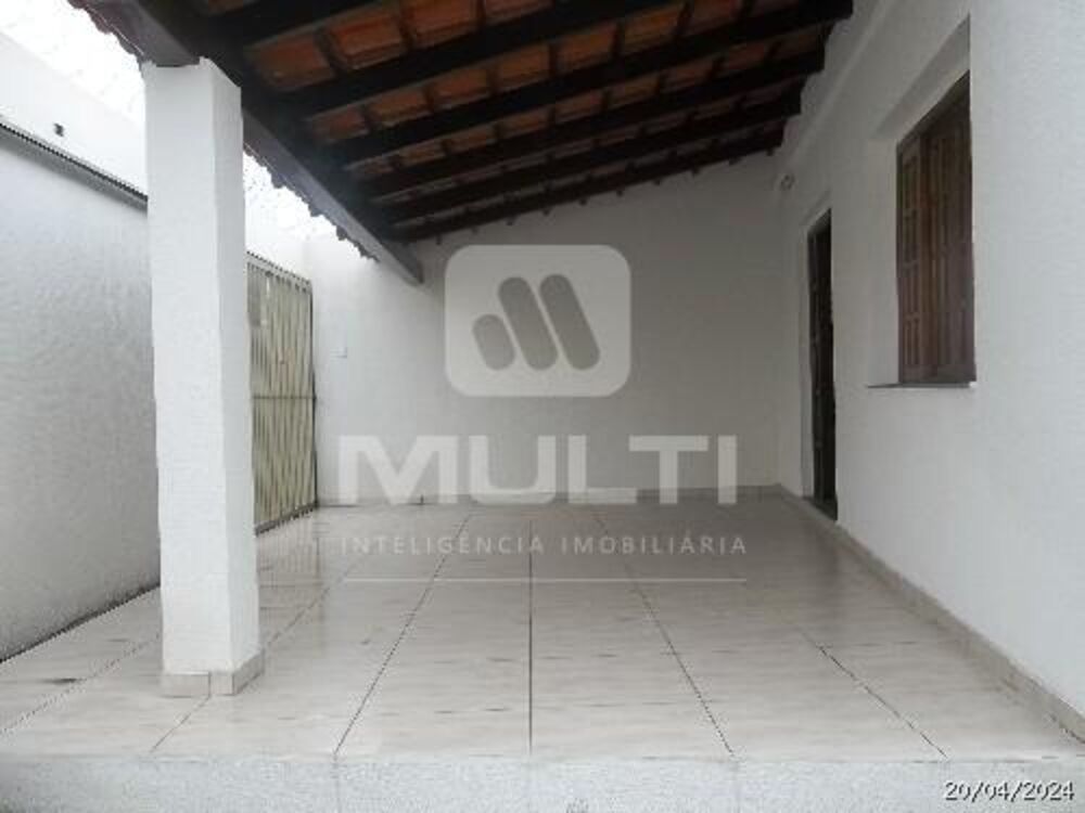 Casa, 5 quartos, 330 m² - Foto 1
