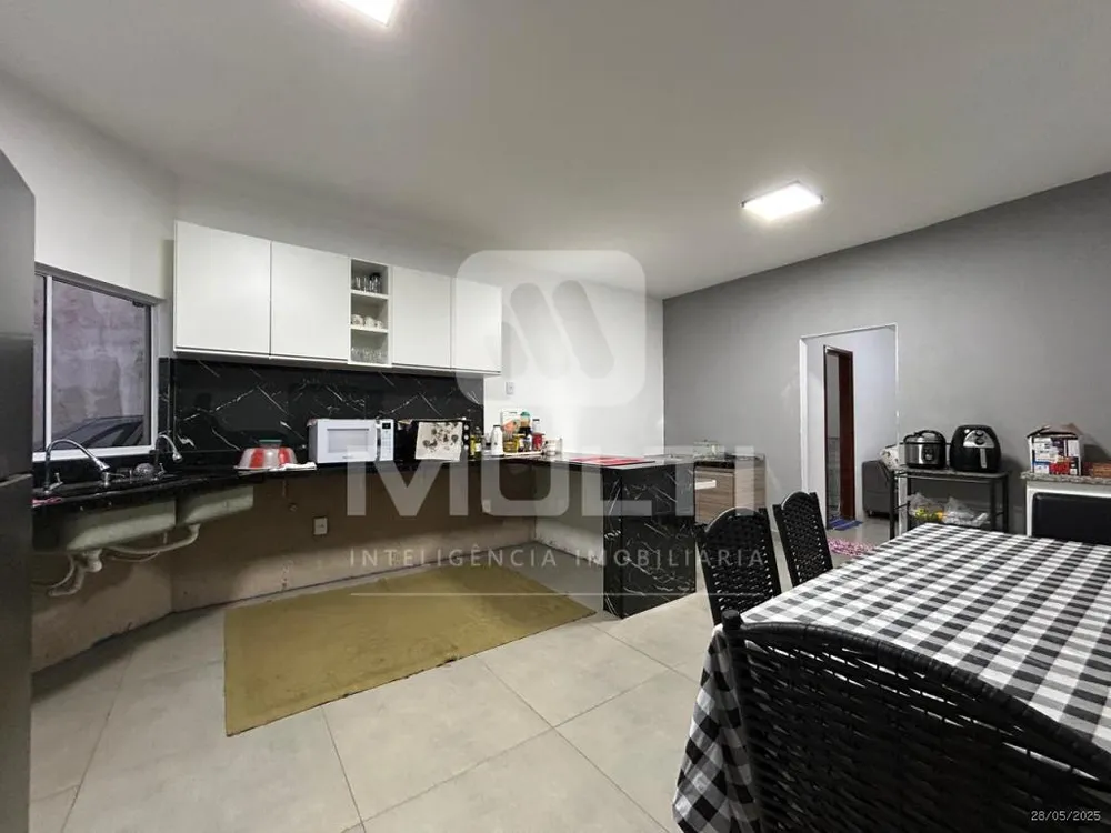 Casa, 3 quartos, 196 m² - Foto 3