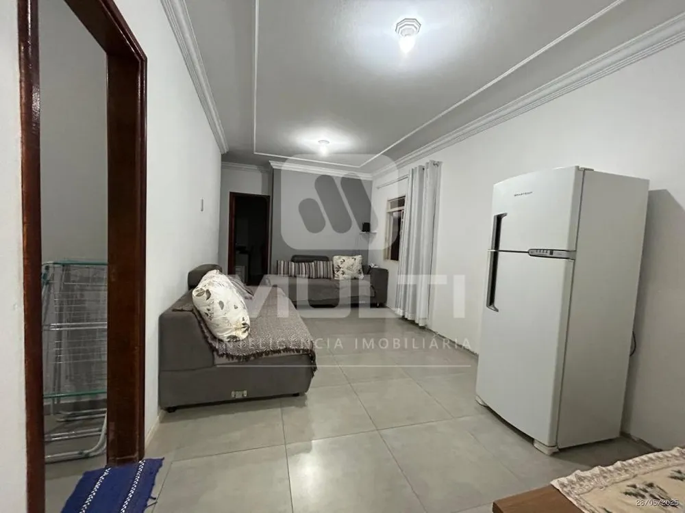 Casa, 3 quartos, 196 m² - Foto 1