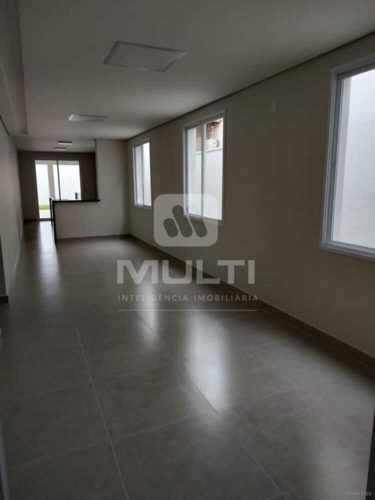 Casa, 4 quartos, 210 m² - Foto 1