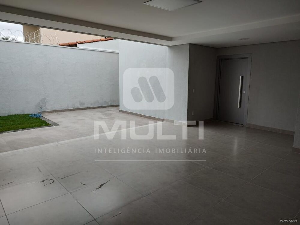 Casa, 4 quartos, 210 m² - Foto 2