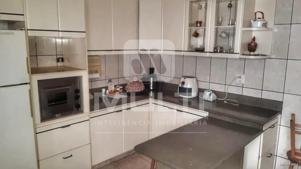 Casa, 4 quartos, 260 m² - Foto 1