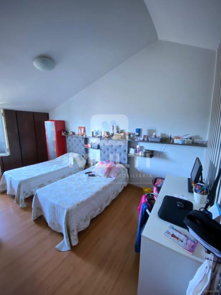 Casa, 3 quartos, 246 m² - Foto 1