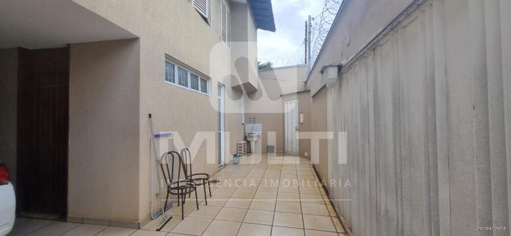 Casa, 3 quartos, 246 m² - Foto 28