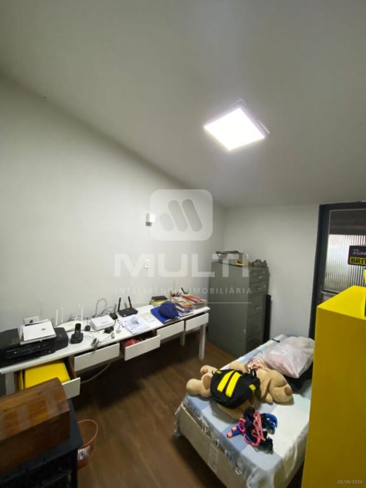 Casa, 3 quartos, 246 m² - Foto 6
