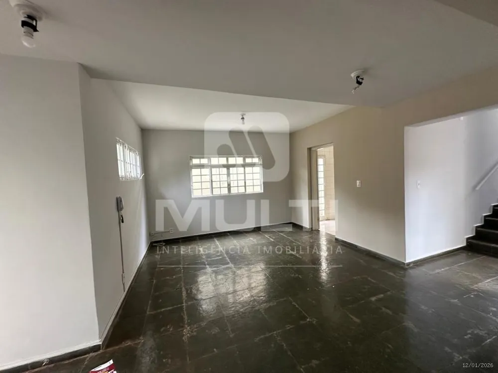Casa, 4 quartos, 200 m² - Foto 2