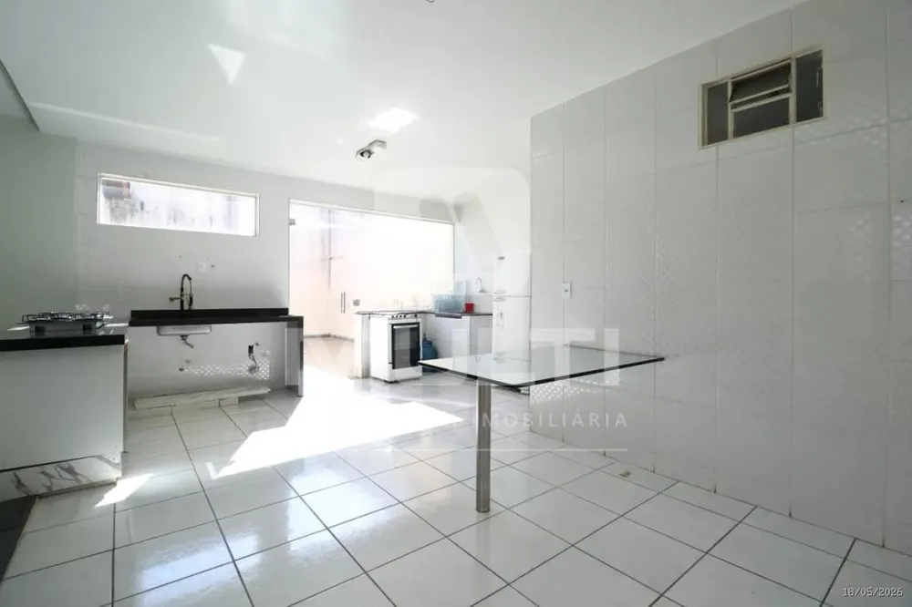 Casa, 4 quartos, 218 m² - Foto 9