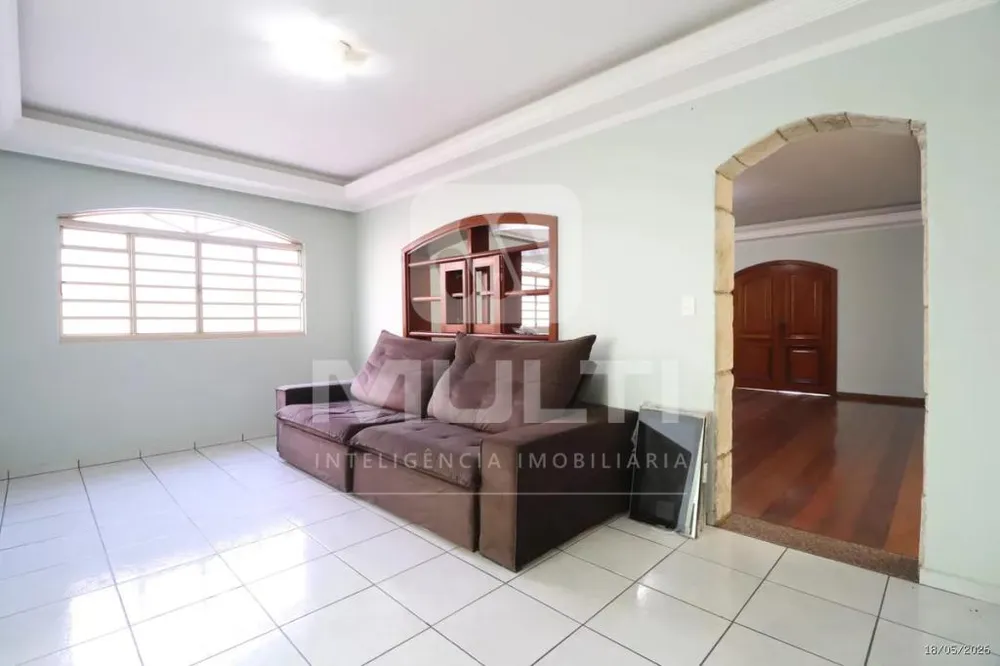 Casa, 4 quartos, 218 m² - Foto 3