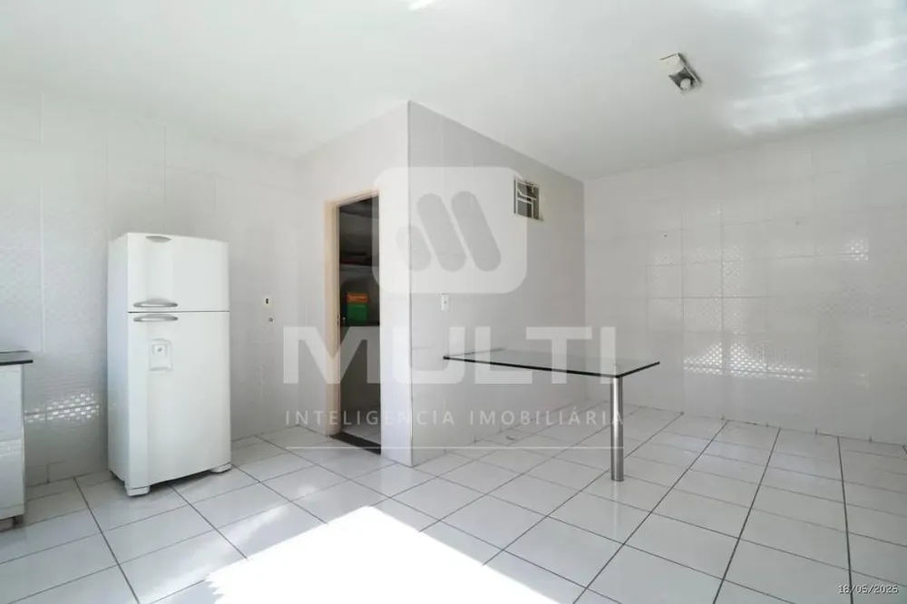 Casa, 4 quartos, 218 m² - Foto 4
