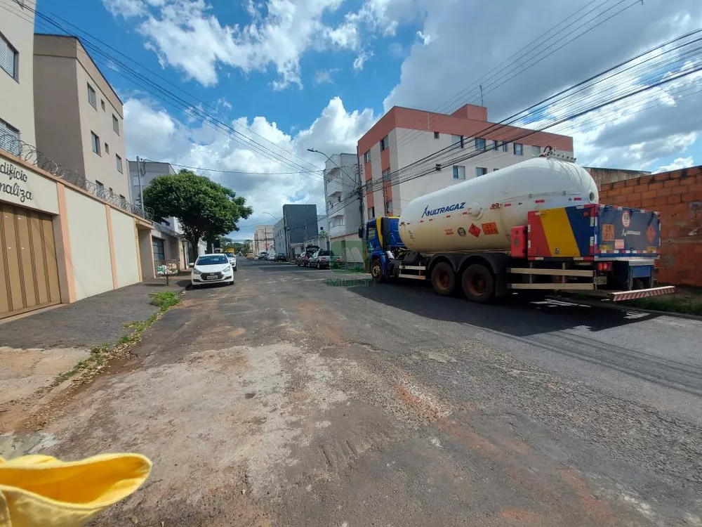 Loteamento e Condomínio à venda com 1 quarto, 1080m² - Foto 2