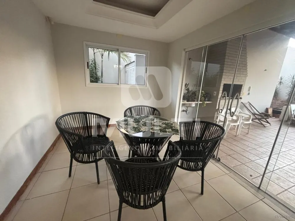 Casa, 4 quartos, 305 m² - Foto 3