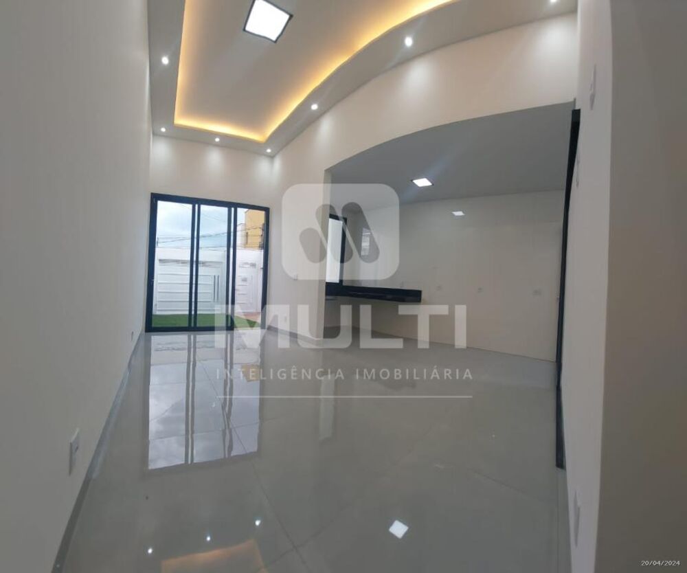 Casa à venda com 3 quartos, 80m² - Foto 2