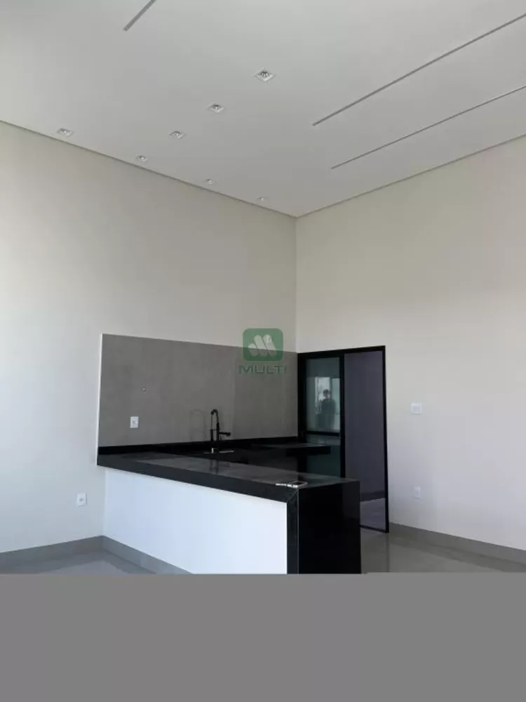 Casa à venda com 3 quartos, 92m² - Foto 4