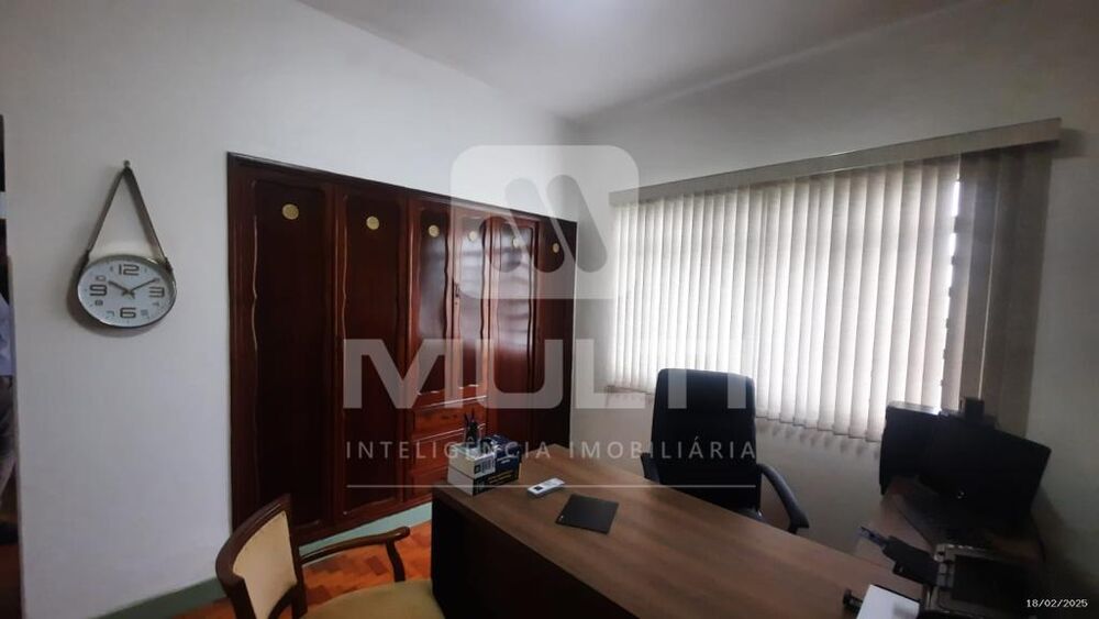 Casa, 4 quartos, 300 m² - Foto 1