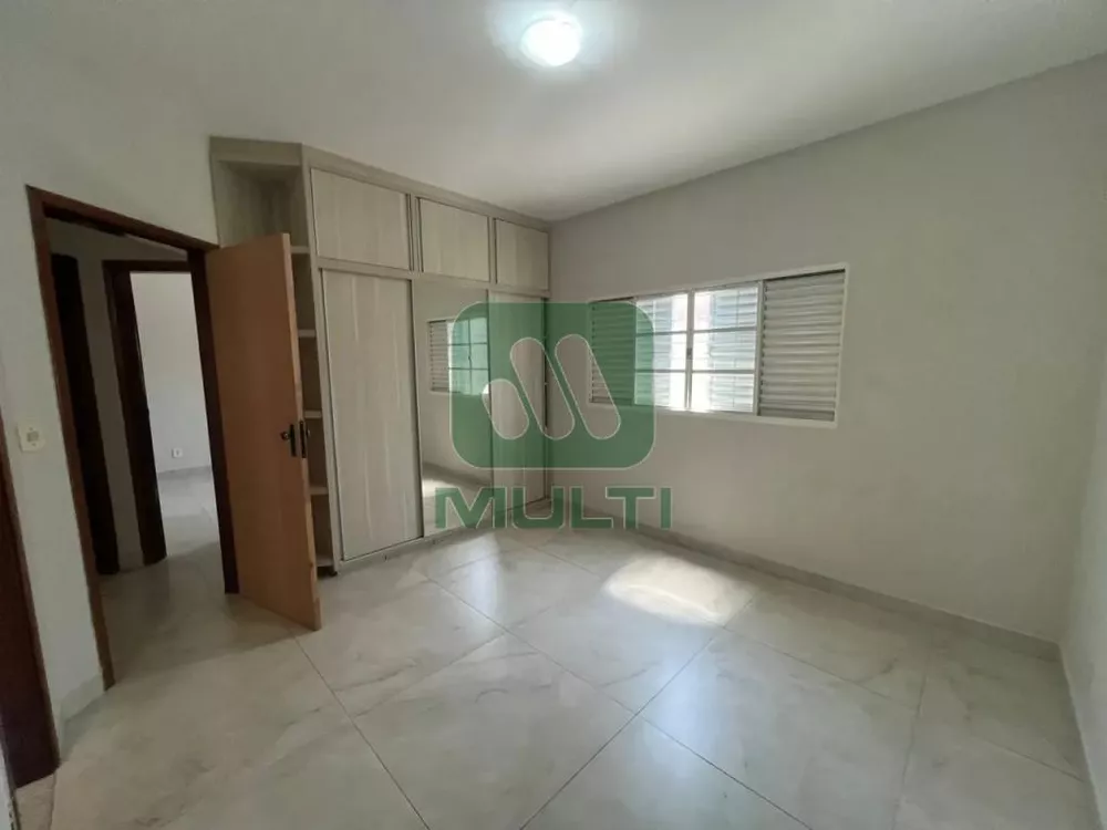 Casa à venda com 3 quartos, 160m² - Foto 7