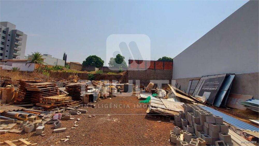 Loteamento e Condomínio - Foto 1