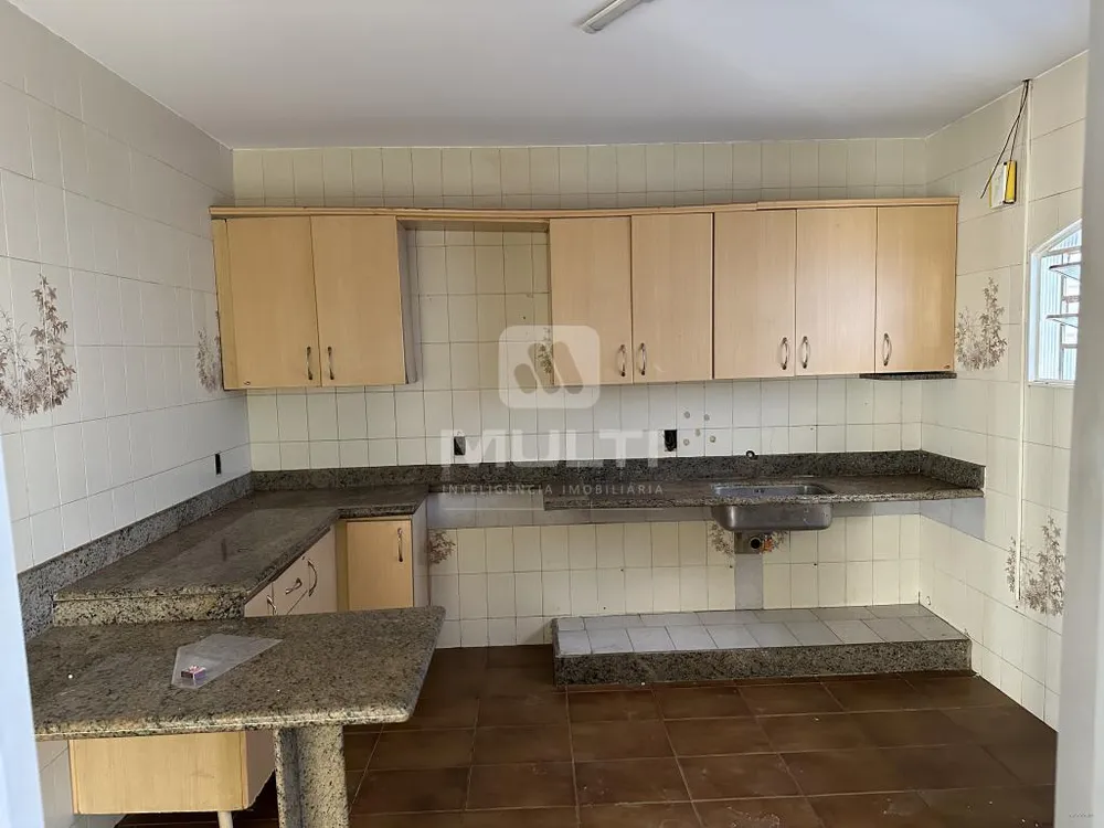 Casa, 3 quartos, 202 m² - Foto 4