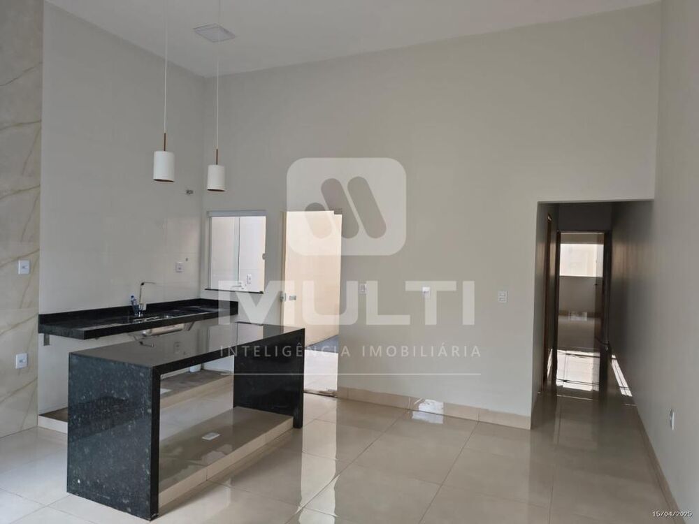 Casa à venda com 2 quartos, 65m² - Foto 4