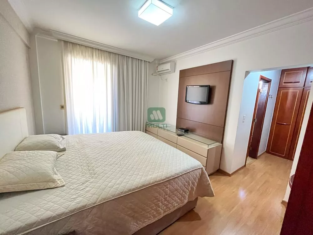 Apartamento à venda com 3 quartos, 203m² - Foto 11