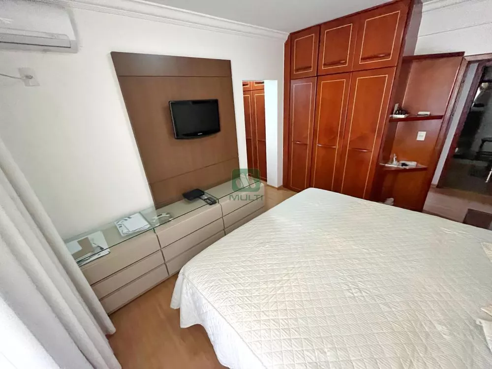 Apartamento à venda com 3 quartos, 203m² - Foto 10