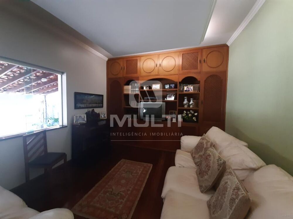 Casa, 6 quartos, 298 m² - Foto 4