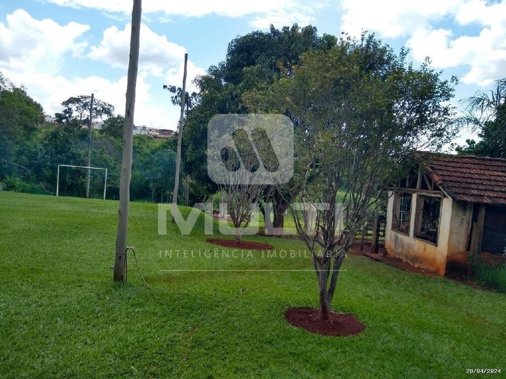 Terreno à venda com 3 quartos, 1580m² - Foto 4