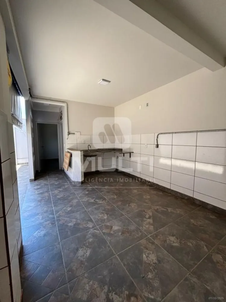 Casa, 5 quartos, 230 m² - Foto 4