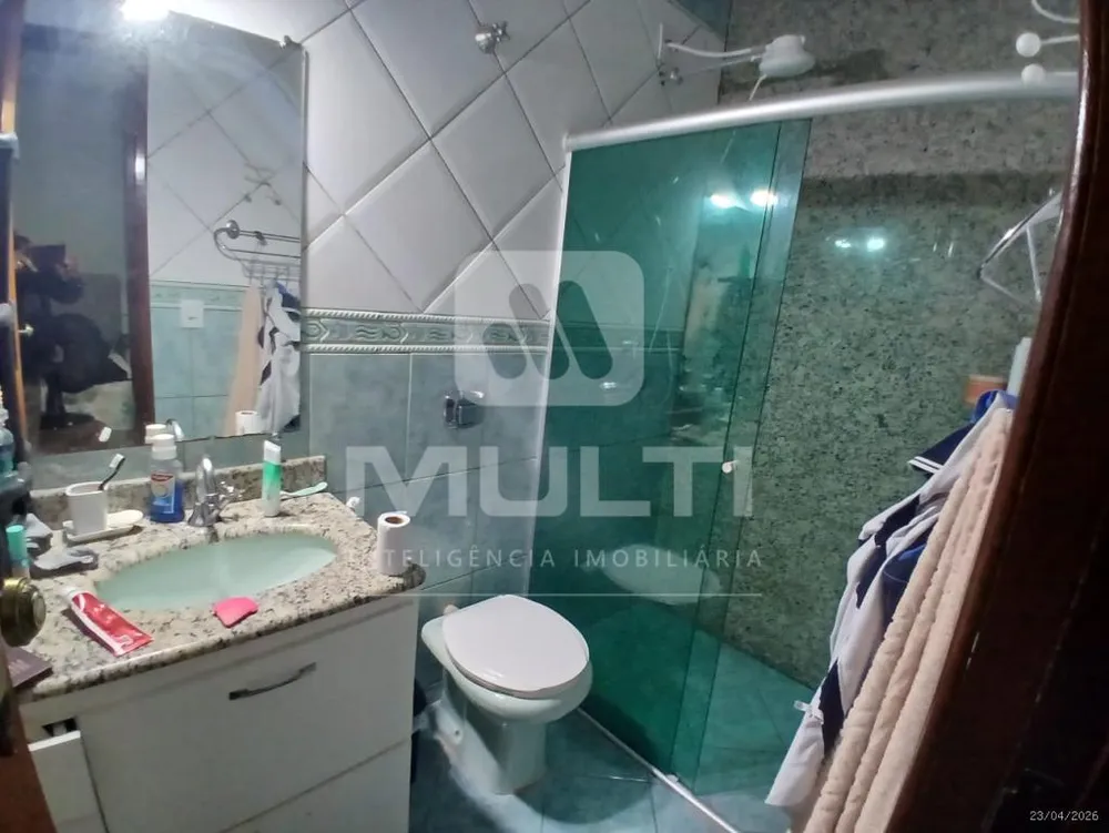 Casa, 3 quartos, 222 m² - Foto 2