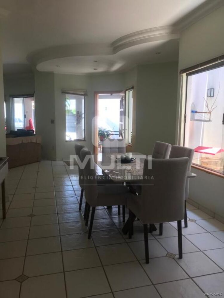 Casa, 4 quartos, 250 m² - Foto 5