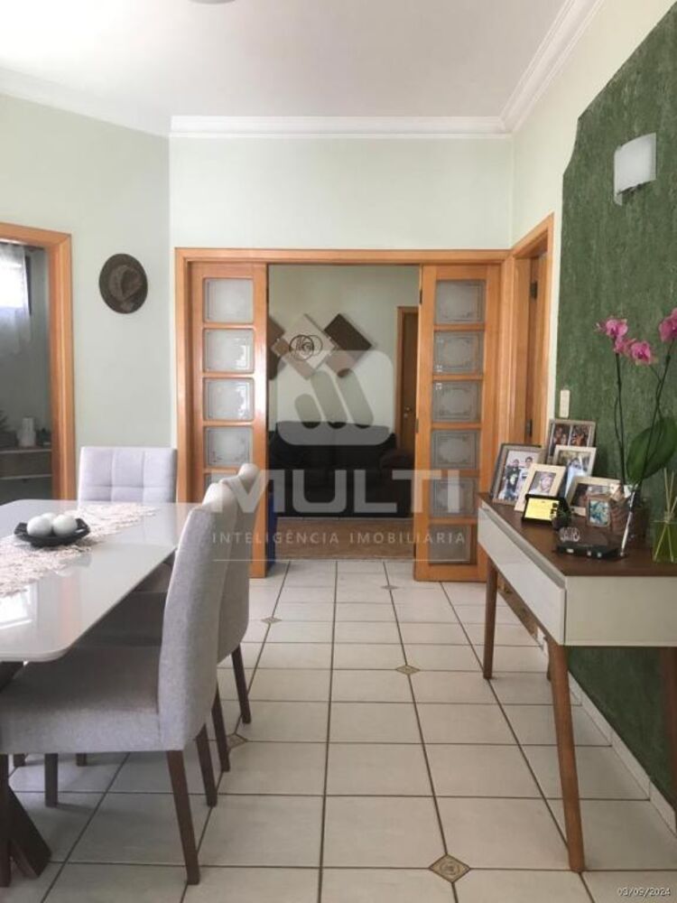 Casa, 4 quartos, 250 m² - Foto 4