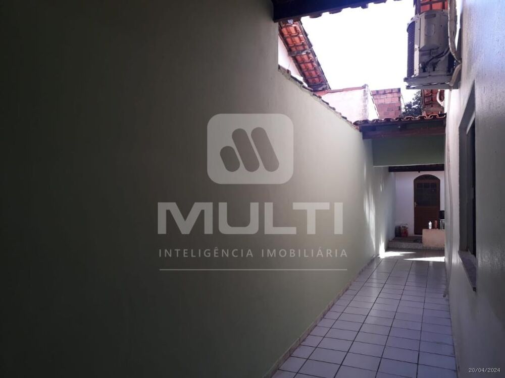 Casa, 4 quartos, 197 m² - Foto 2