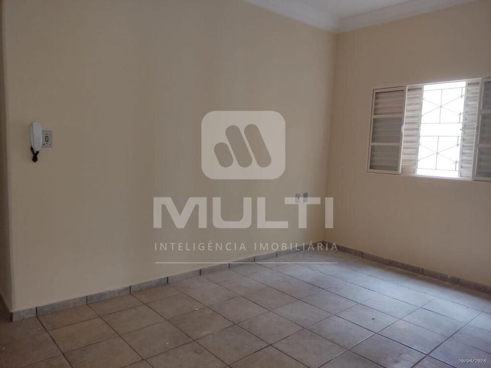 Casa à venda com 3 quartos, 200m² - Foto 7