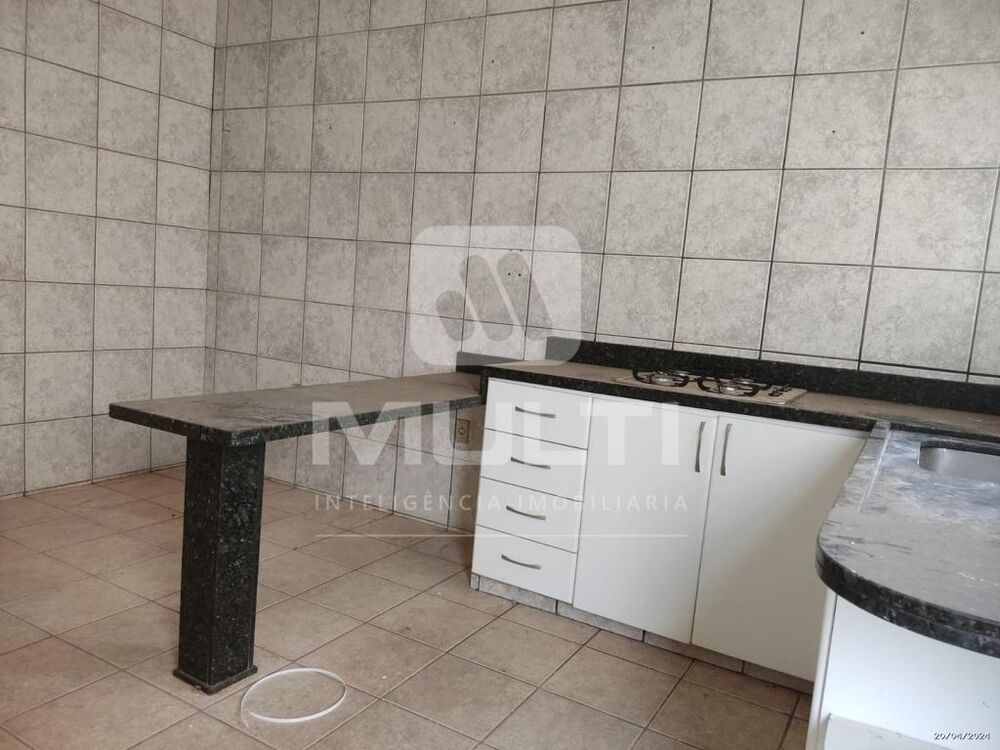 Casa à venda com 3 quartos, 200m² - Foto 10