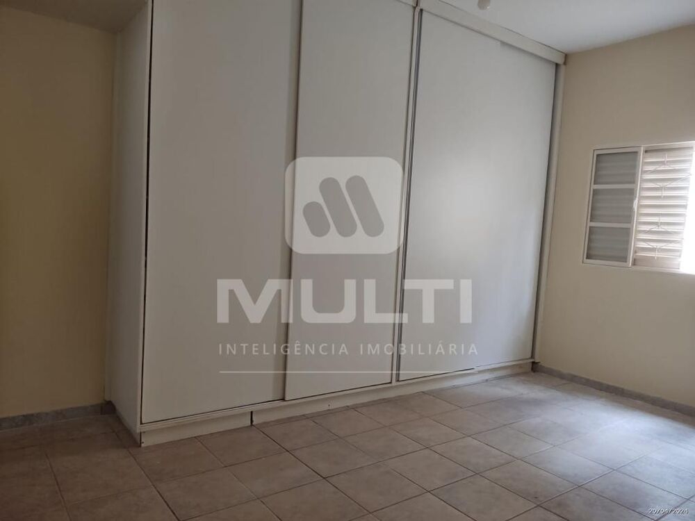 Casa à venda com 3 quartos, 200m² - Foto 14