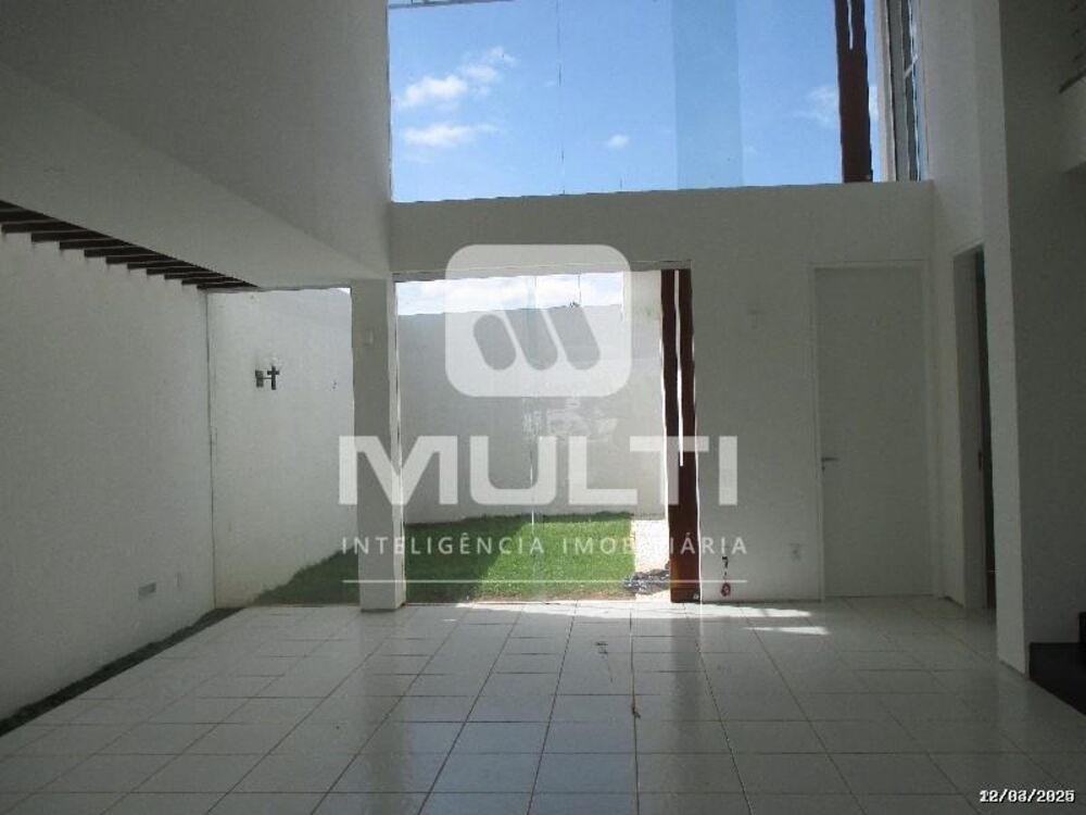 Casa, 3 quartos, 200 m² - Foto 2