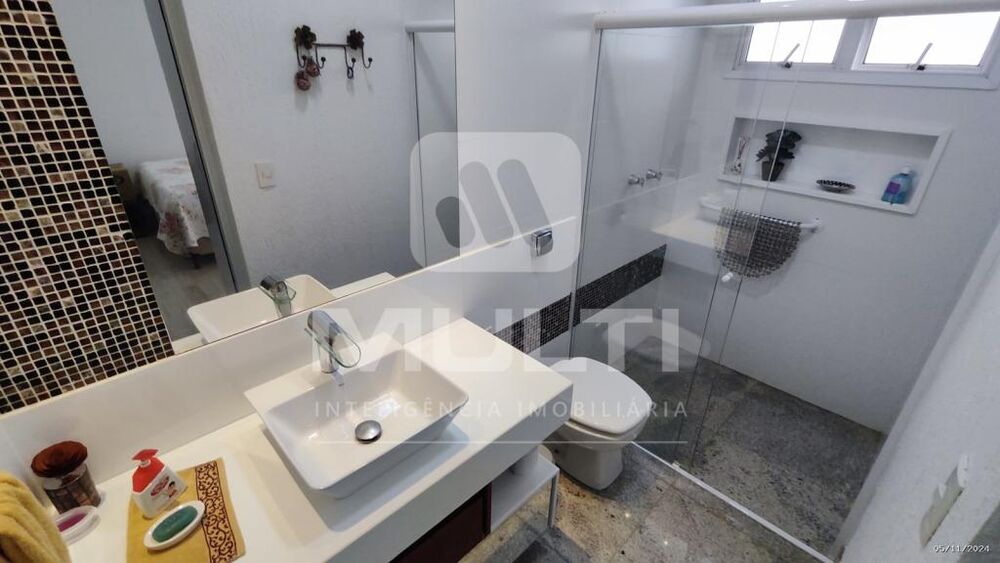Casa de Condomínio à venda com 3 quartos, 245m² - Foto 12