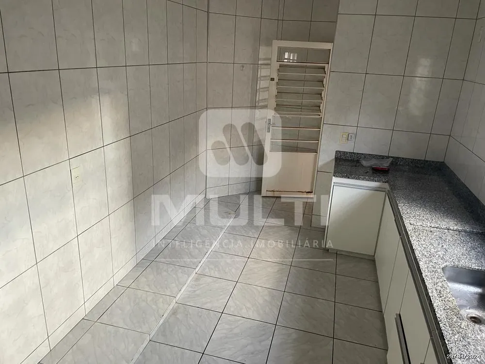 Casa, 3 quartos, 221 m² - Foto 3