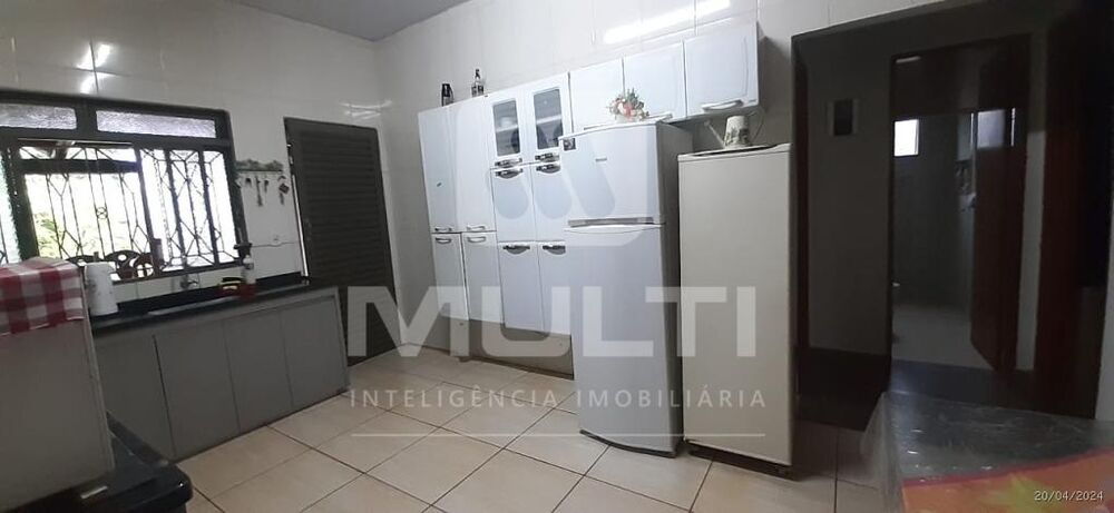 Chácara à venda com 1 quarto, 130m² - Foto 3