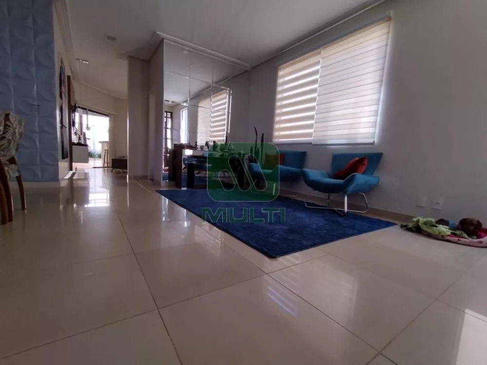 Casa à venda com 5 quartos, 361m² - Foto 1