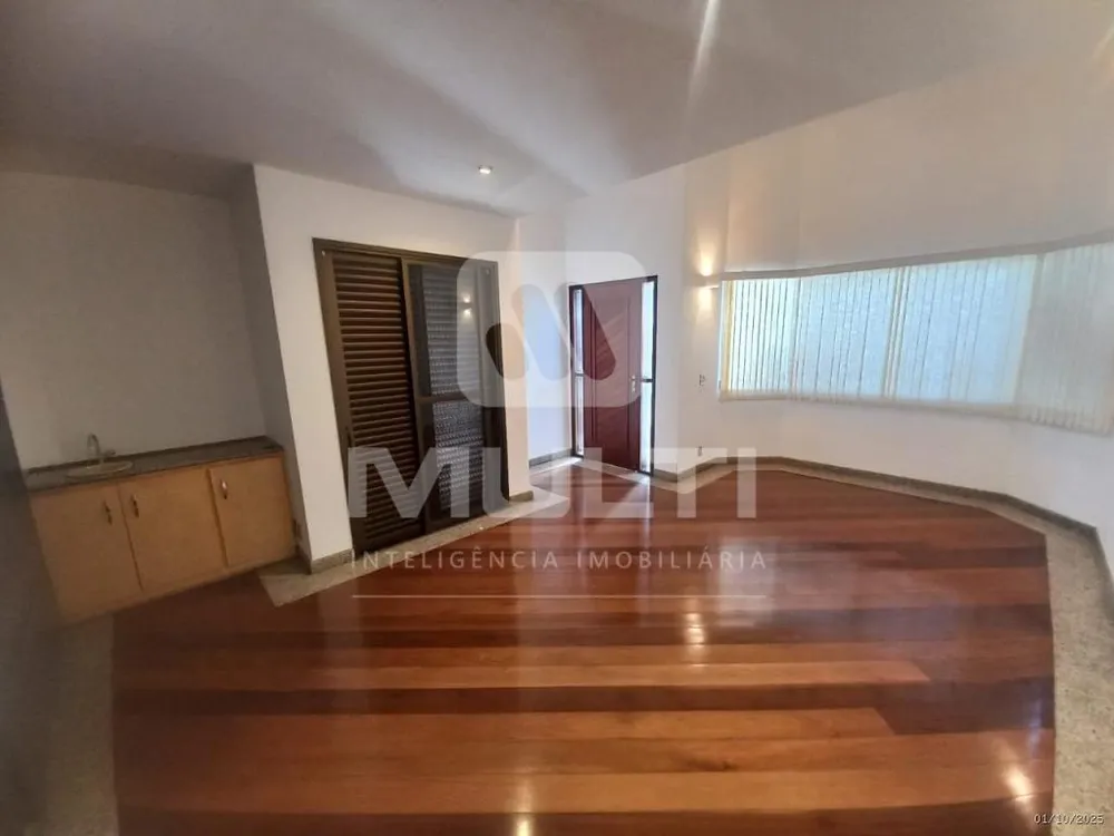 Casa, 3 quartos, 378 m² - Foto 1
